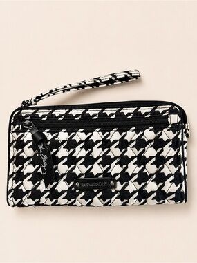 Vera Bradley Wristlet  Like New houndstooth - black & White